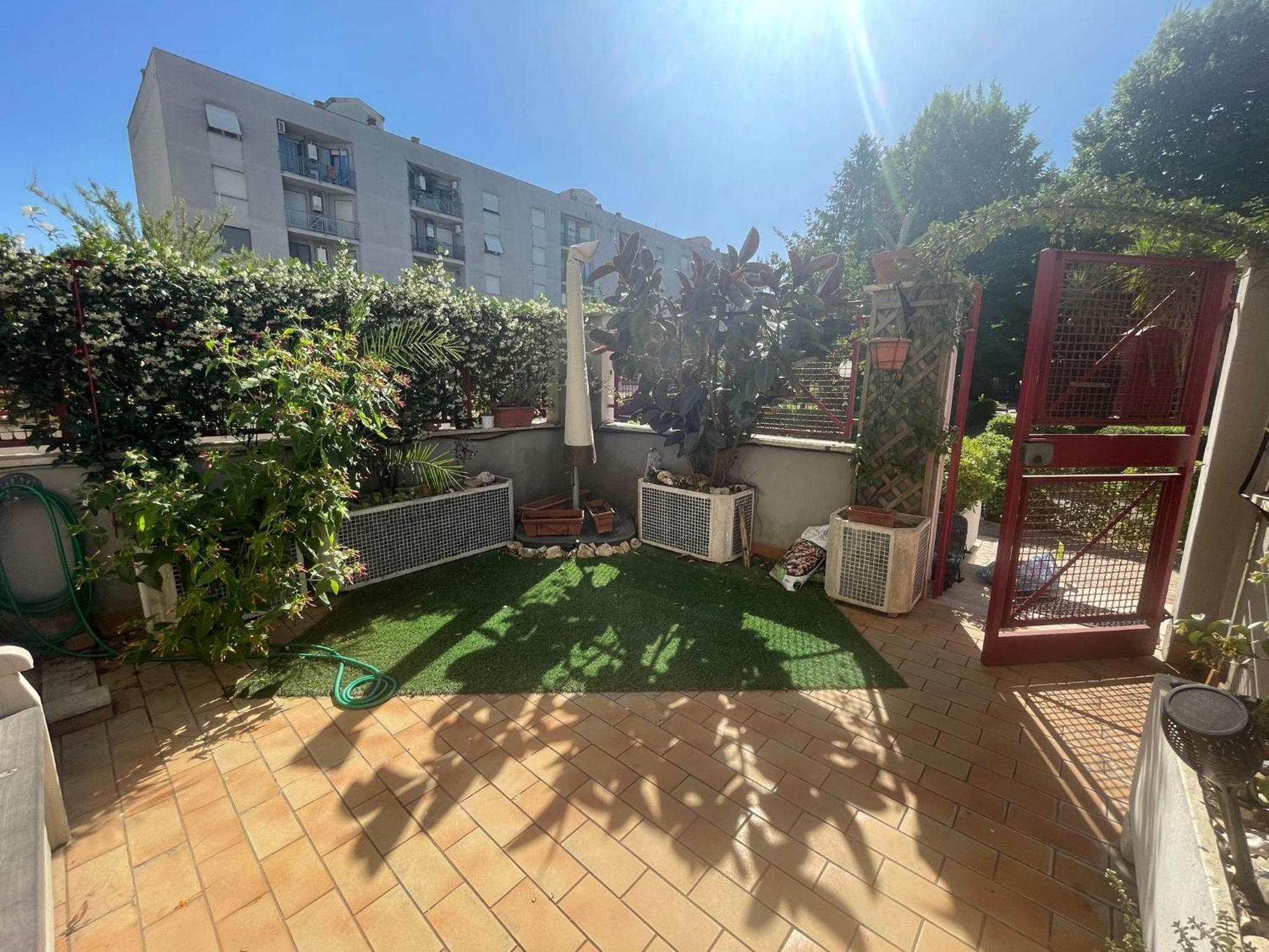 Intero Appartamento Con Giardino E Parcheggio Roma Esterno foto